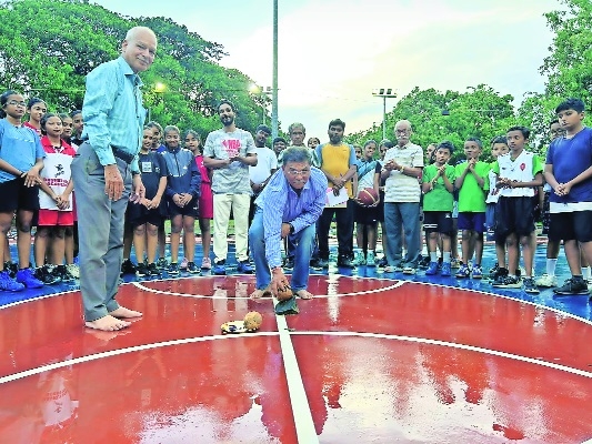 Hosts NASA crush HKM in opener