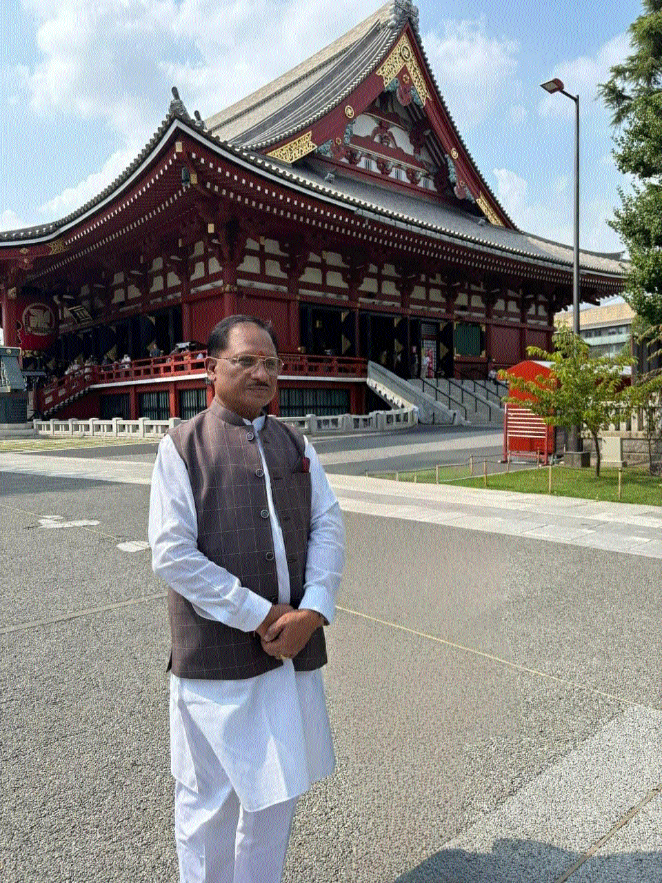 CM visits Tokyo