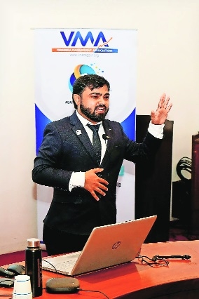 Use AI tools for business growth CA Pratik Sadrani