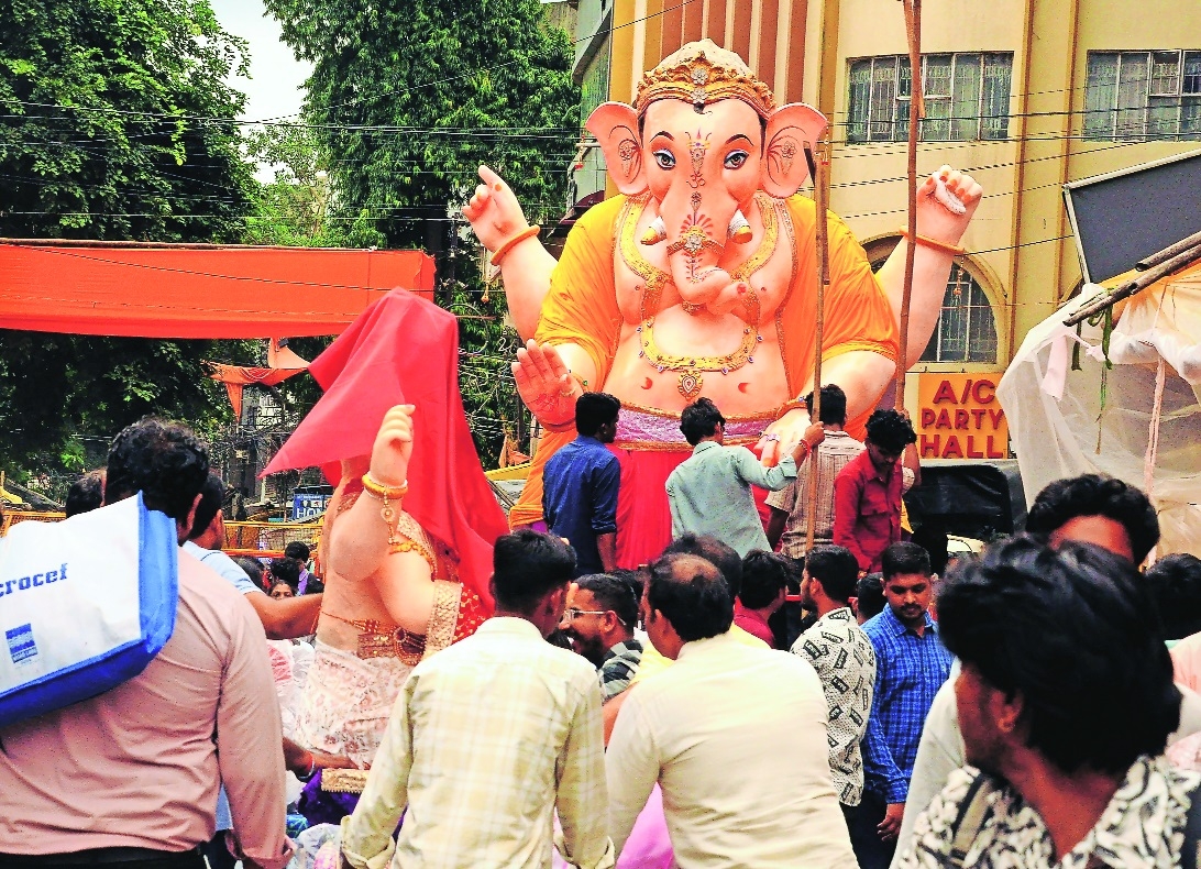 5000 police personnel CCTV cameras