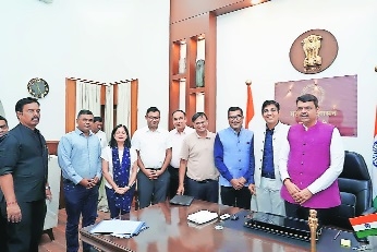 VIA delegation meets Chief Minister