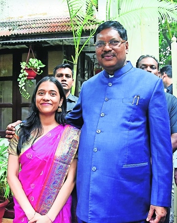 CJI Gavai meets Divya 