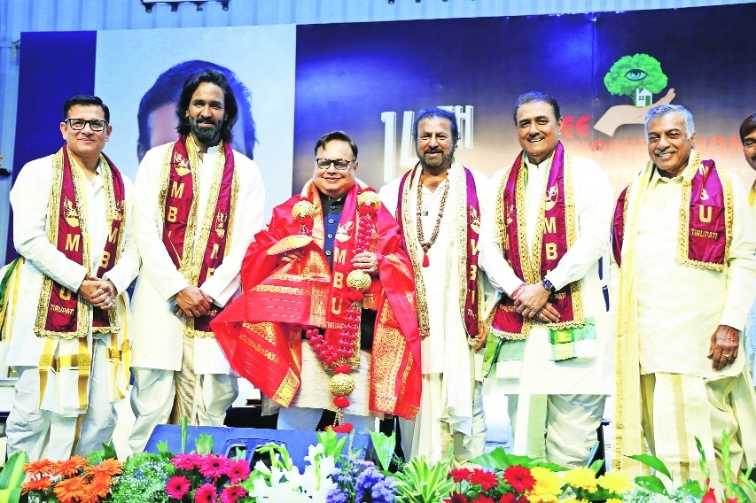 MBU confers D Litt on Dr Vijay Darda 