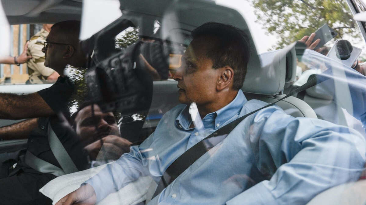 Anil Ambani appears before ED in fraud case