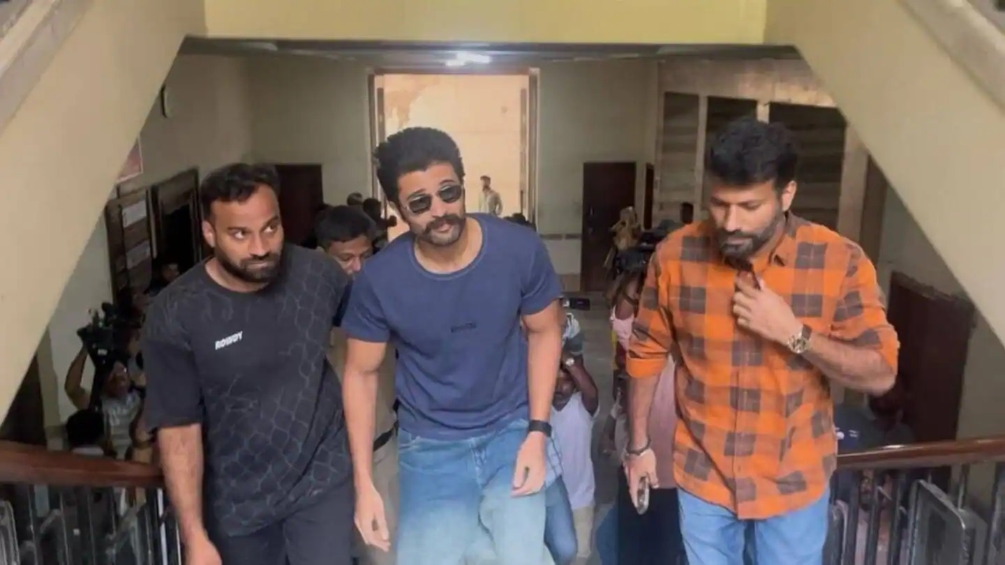 Vijay Deverakonda appears before ED in PMLA case