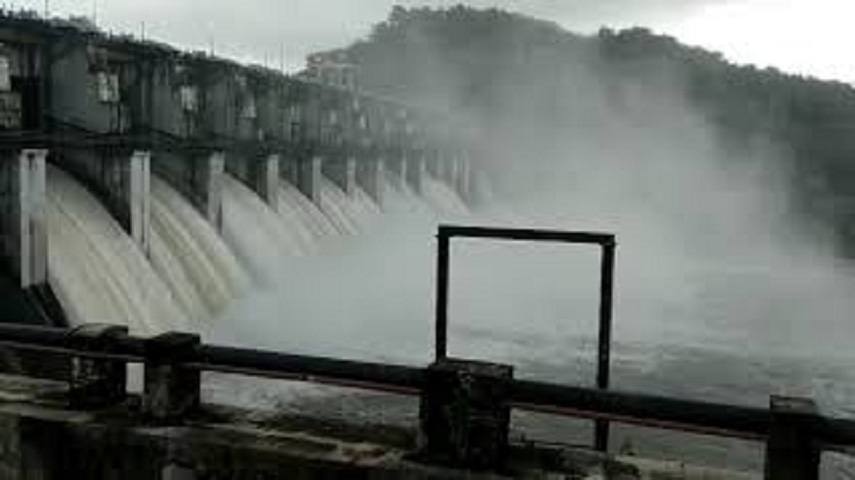 Gates of Totladoh Navegaon Khairy dams opened