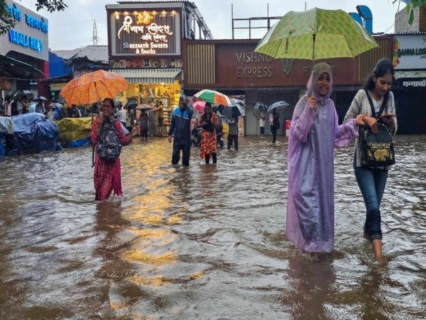 Hundreds moved to safety in Nanded due to flooding