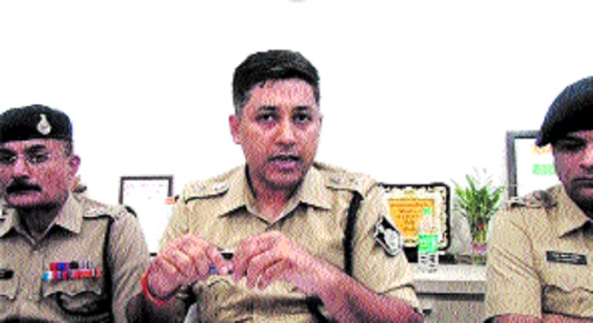 Police officers addressing the media Inset Faizan Ali alias Machhli