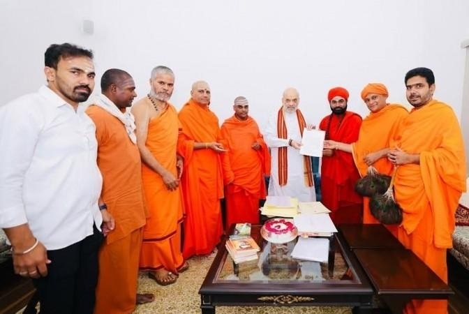 Dharmasthala case Ktaka seers meet 