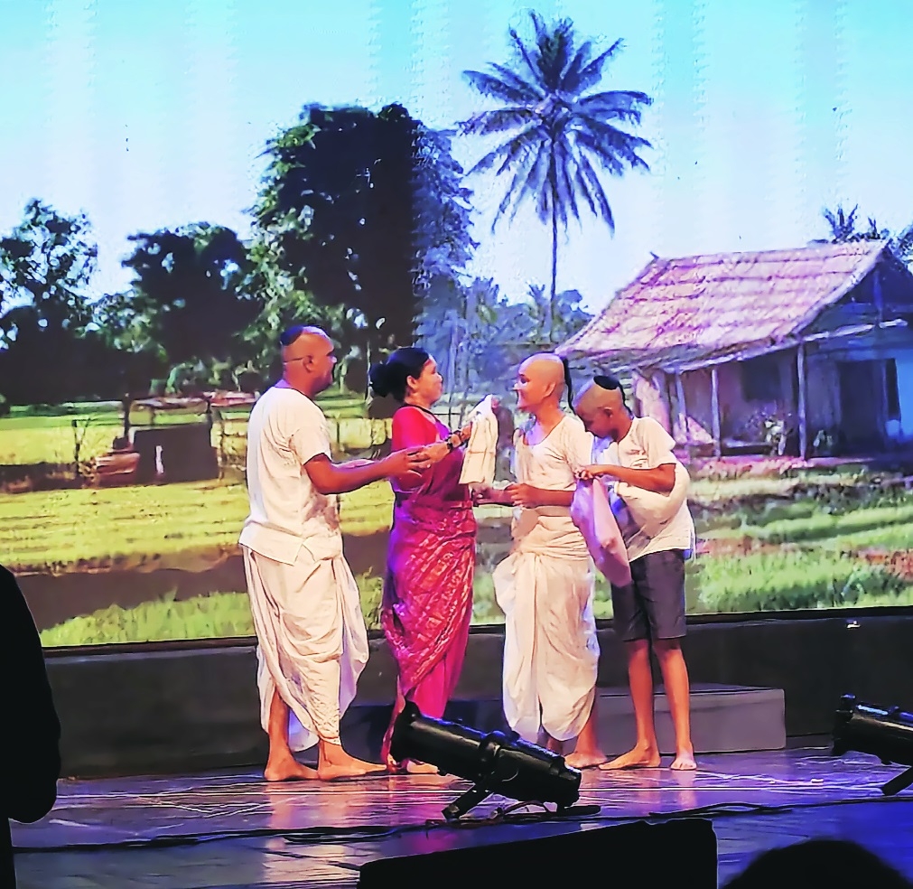 Shyamchi Aai drama enthrales audience