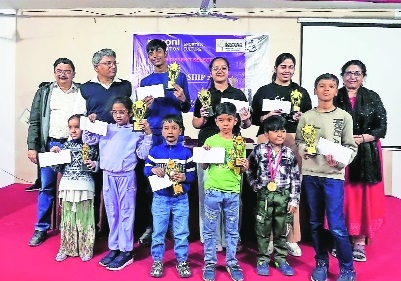 Jay Vritika are chess champs