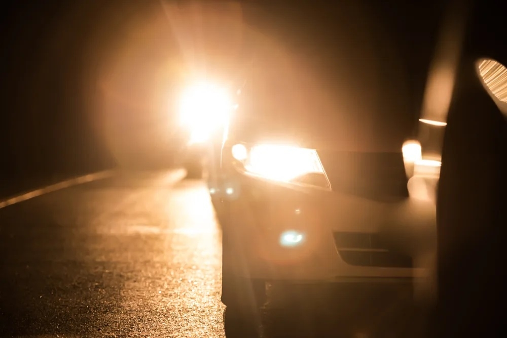 Hidden dangers of high-beam misuse on roads
