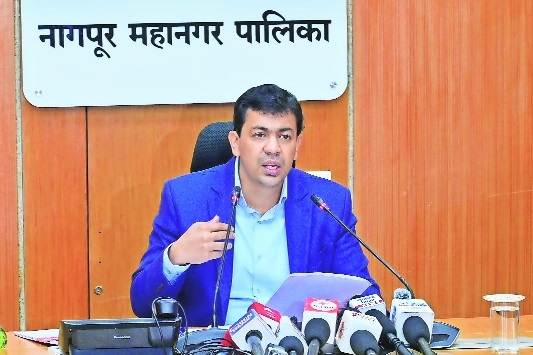 Municipal Commissioner        Dr Abhijeet Chaudhari  