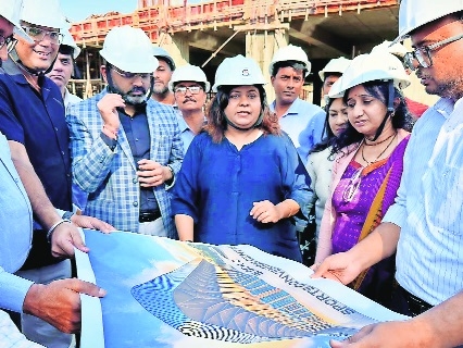 Divnl Commissioner Bidari Dr Vipin Itankar 