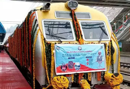 PM unveils projects in WB