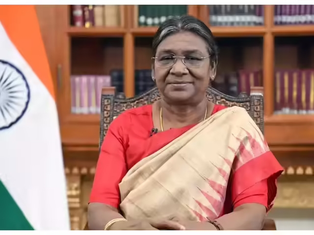 Stand united for Viksit Bharat: Murmu