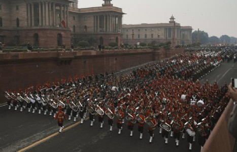 ‘Vijay Bharat’, other tunes regale audience at Beating Retreat