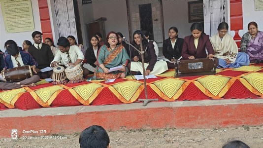 Model School students, teachers observe ‘Maun Vrat’ in memory of