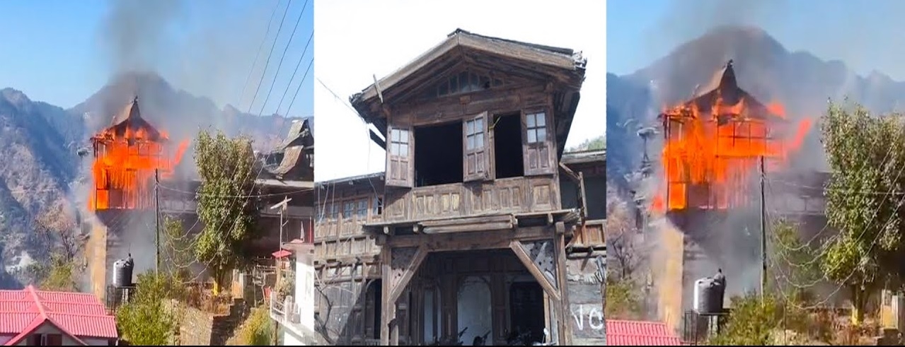 200-yr-old Junga palace gutted in fire in Himachal