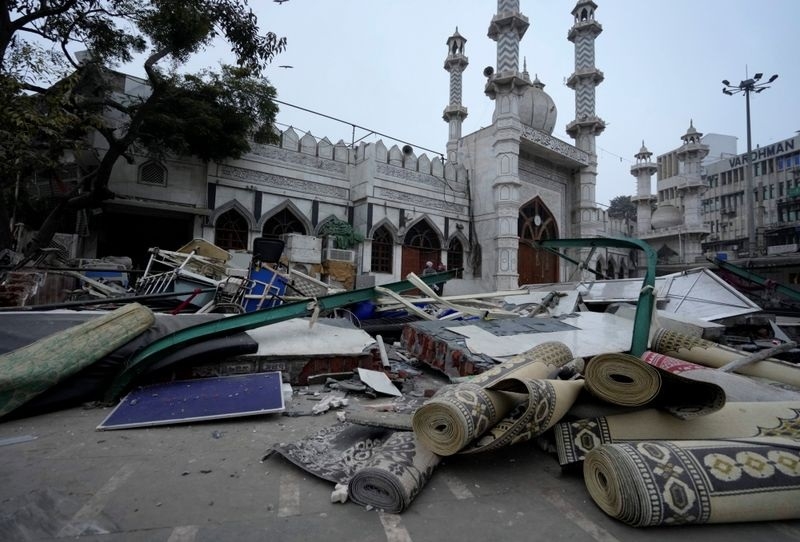 Clashes during demolition drive near Delhi mosque