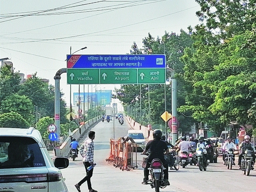 Barricades fail to curb chaos at manish nagar