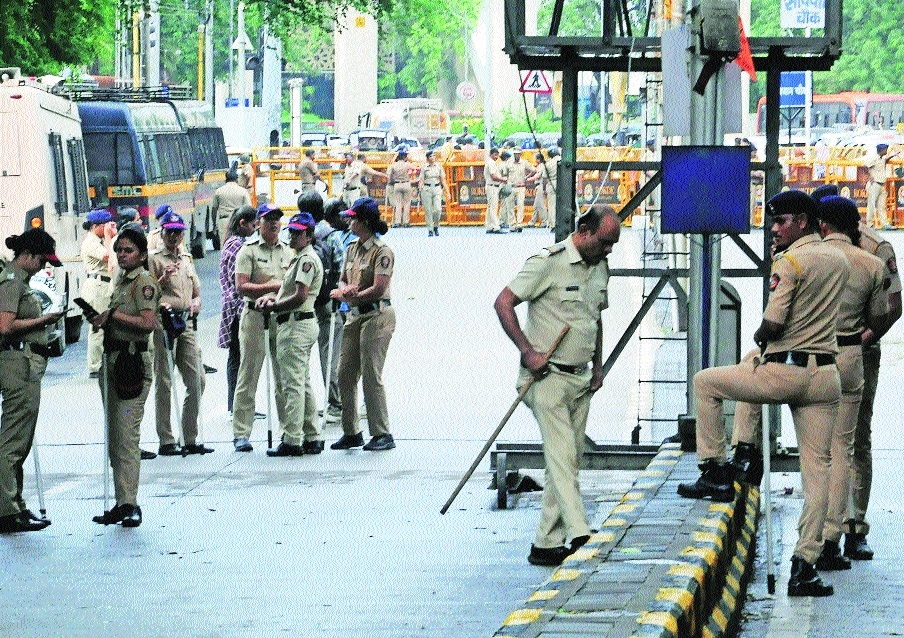 Police step up watch on  CJP, Opposition leaders