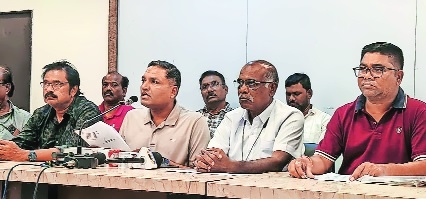 Abhay Agrwal addressing the mediapersons while 