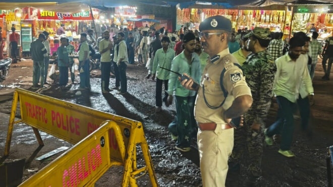 15 killed as truck mows down