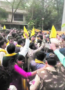 JAYS protest over suspended TI turns chaotic, woman allegedly slaps police official