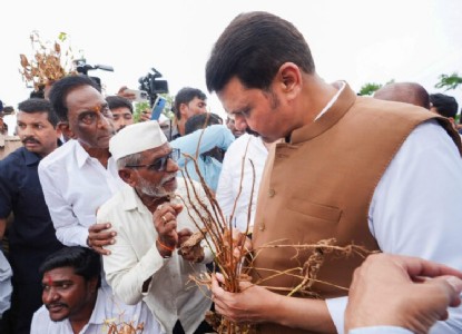 Mah Govt announces major loan relief,expanded drought coverage for farmers