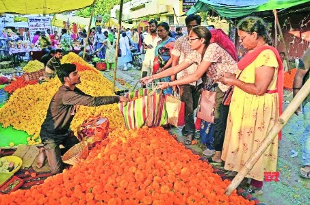 Festive Slump: Festive demand fails to lift flower prices as market sees bumper supply