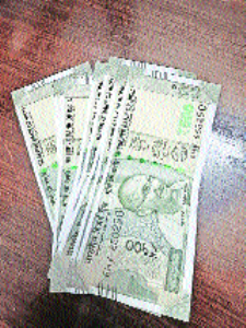 Tenant vanishes, Rs 37 lakh in fake notes found in room