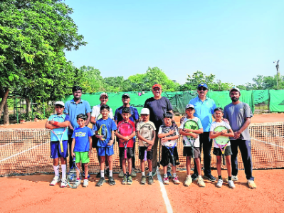 Hinge, Shaikh, Akhade, Panchmatia in semis