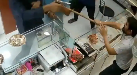 Attempt to intervene backfires; jeweller’s son assaulted by miscreants