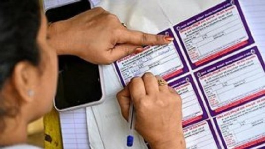 HC seeks ECs reply on Graduate voter list