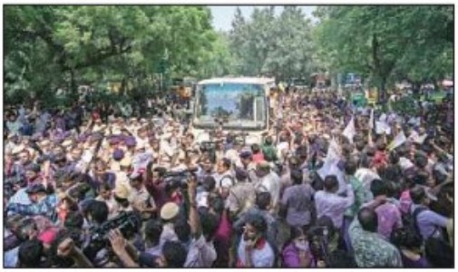 Protests in Delhi, Mumbai demanding CEC’s ouster Nearly 700 protesters detained in national capital