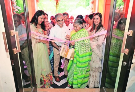 The Bizarre Bazaar expo opens, receiving overwhelming response