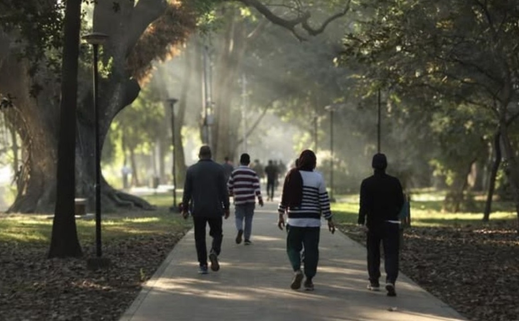 Morning walkers on Futala 