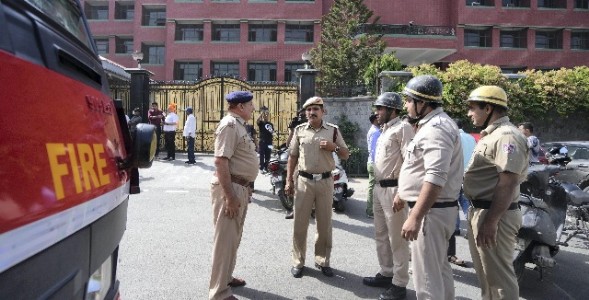 BOMB THREATS TO NCR SCHOOLS...Kanpur man held for selling fake email IDs to persons in Pak, Desh