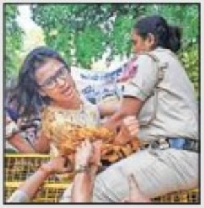 AISA activists attempt return to Jantar Mantar amid heavy barricading