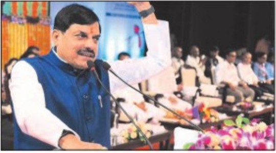 1 lakh Govt jobs next year, 3,357 employees get promotions: CM