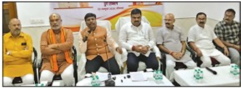 Kashyap targets Cong over Naxalism in Bastar