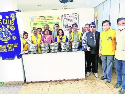 Lions Club Heritage distributes meals