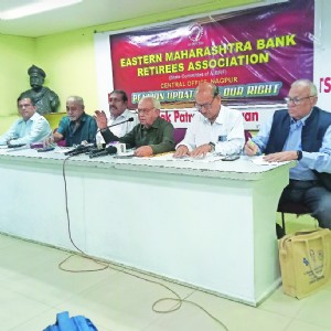 Bank retirees to hold demonstrations on 11th