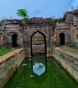 Neglect, decay engulf historic GaneshKund stepwell at Vela Harishchandra