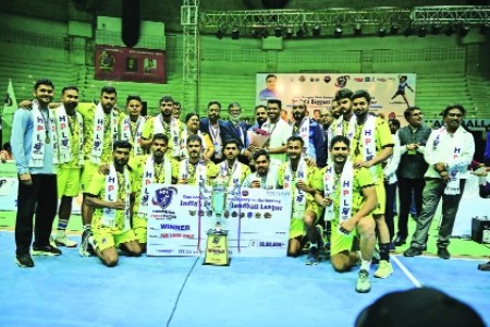 Bhopal, Lucknow are champions