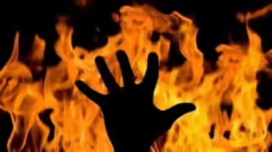 Deserted by wife, man sets himself afire, dies