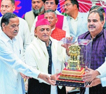 Ex-Minister Siddiqui, over 1,500 join SP ahead of 2027 UP polls