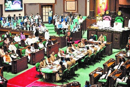 Opposition creates uproar during Governor’s , Budget Session commences with tumultuous scenes