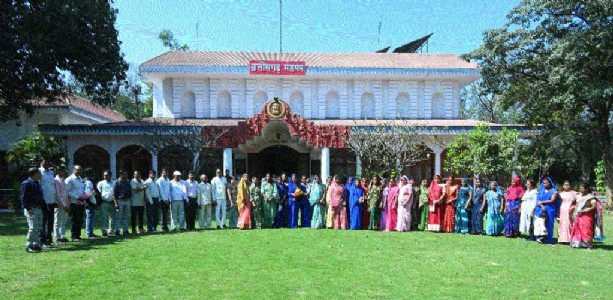 Temari villagers visit Lok Bhavan